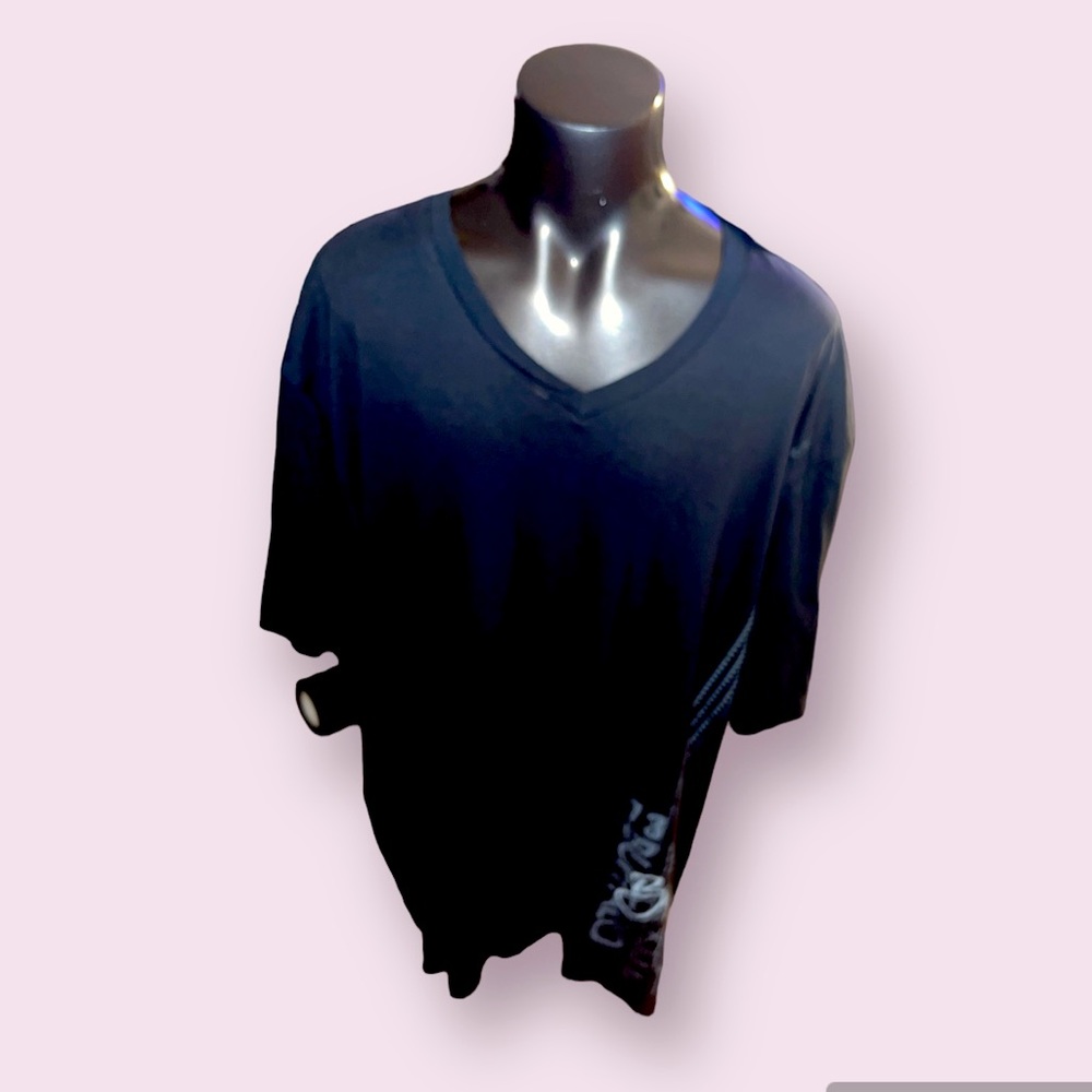 Buffalo David Bitton v-neck t-shirt with graphics NEW MINT